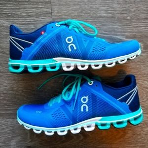 ON Cloudflow Womens 7.5